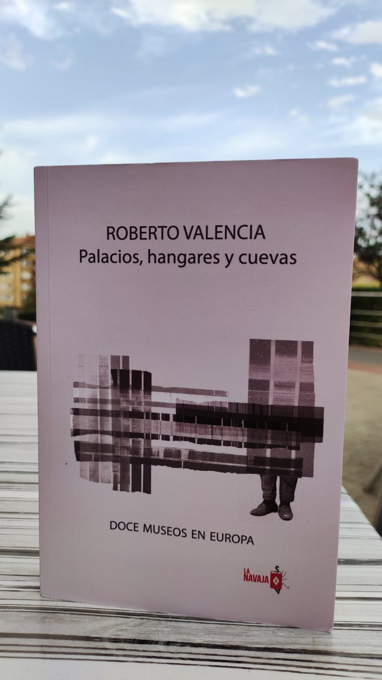 Palacios, hangares y cuevas (Roberto Valencia) Devaneos Diario de
