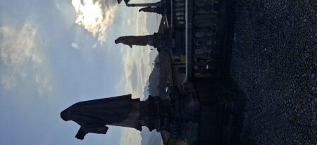 Los custodios de piedra